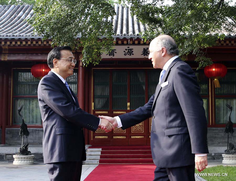 Le Premier ministre chinois rencontre le ministre fran?ais des A.E.