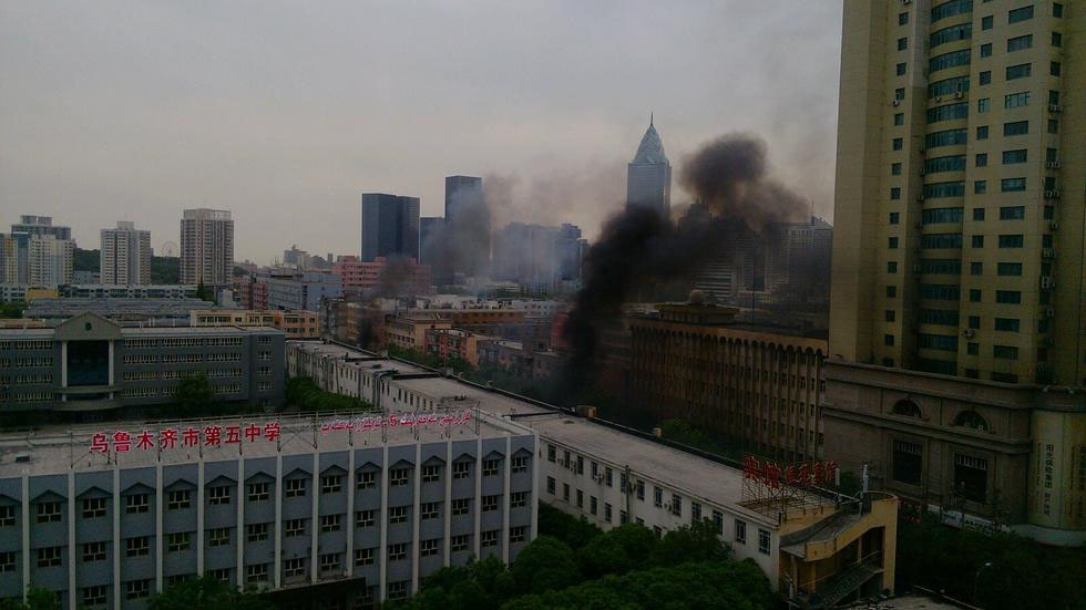 Les explosions sur un marché au Xinjiang ont fait des morts et des blessés