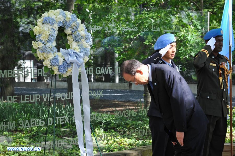 Journée des Casques bleus: l'ONU rend hommage aux soldats de la paix