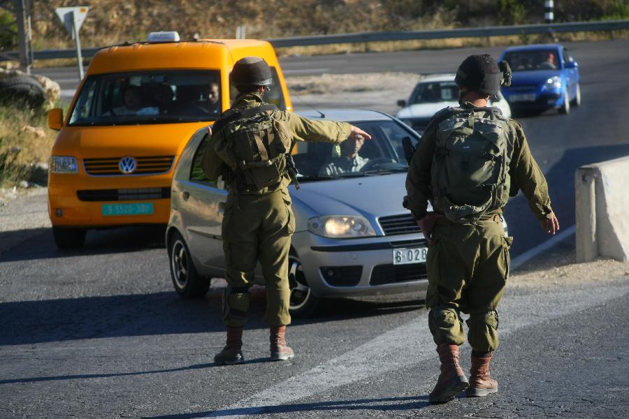 Isra?l arrête 80 Palestiniens en réponse à un enlèvement d'adolescents