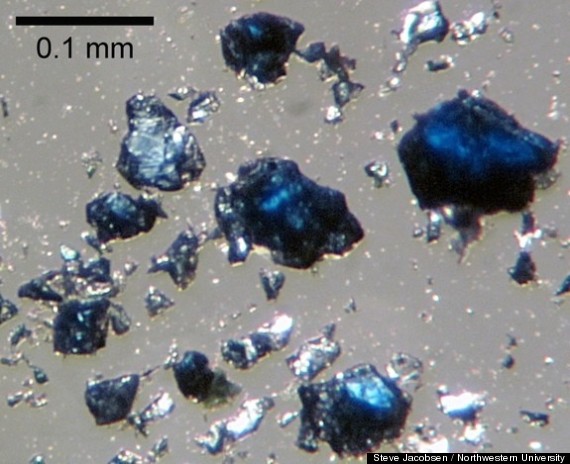 Fragments de ringwoodite, synthétisés en laboratoire