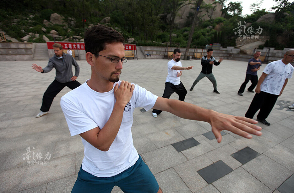 Apprenez la boxe Taiji dans une montagne chinoise !