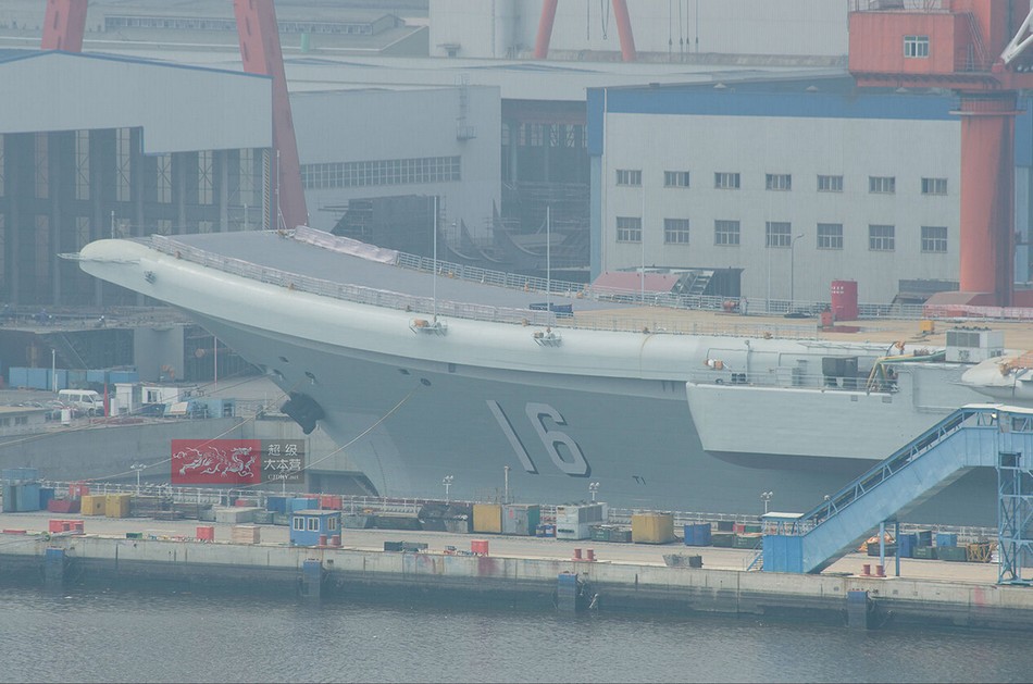 Marine chinoise : le Liaoning en cale sèche pour entretien