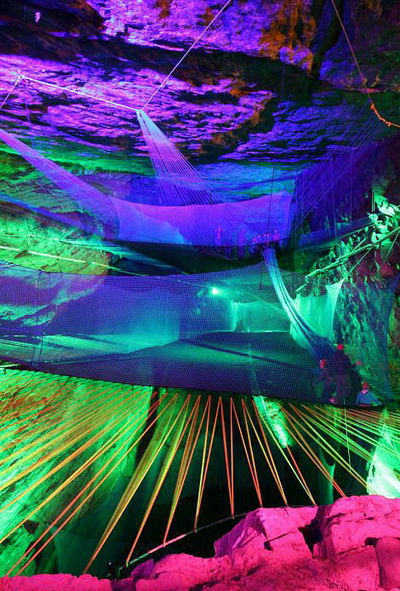 Le plus grand trampoline souterrain du monde 