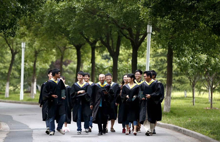 A 73 ans il réalise son rêve universitaire 