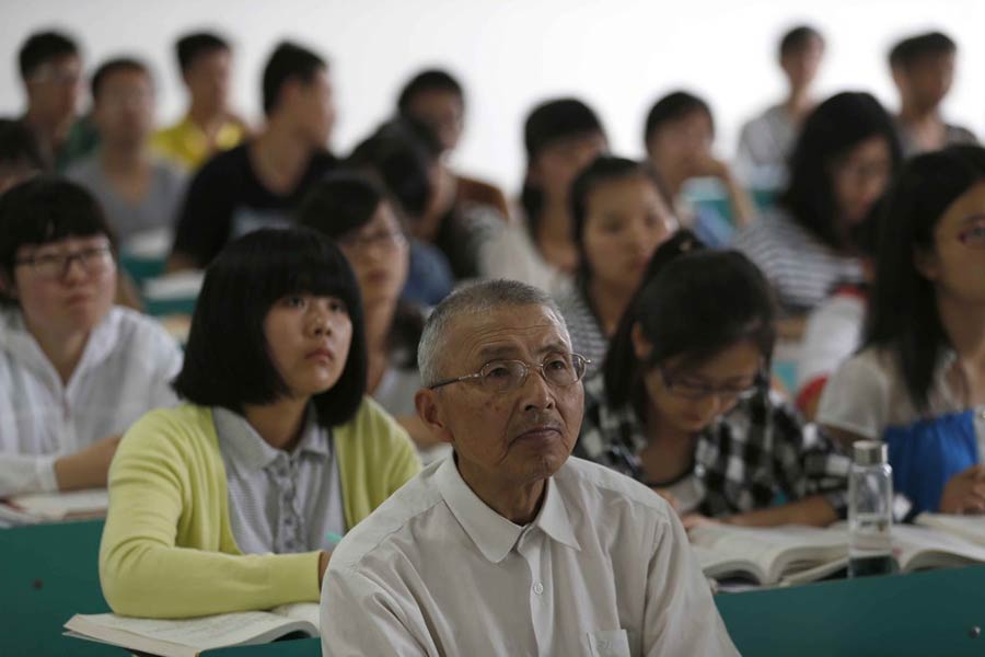 A 73 ans il réalise son rêve universitaire 