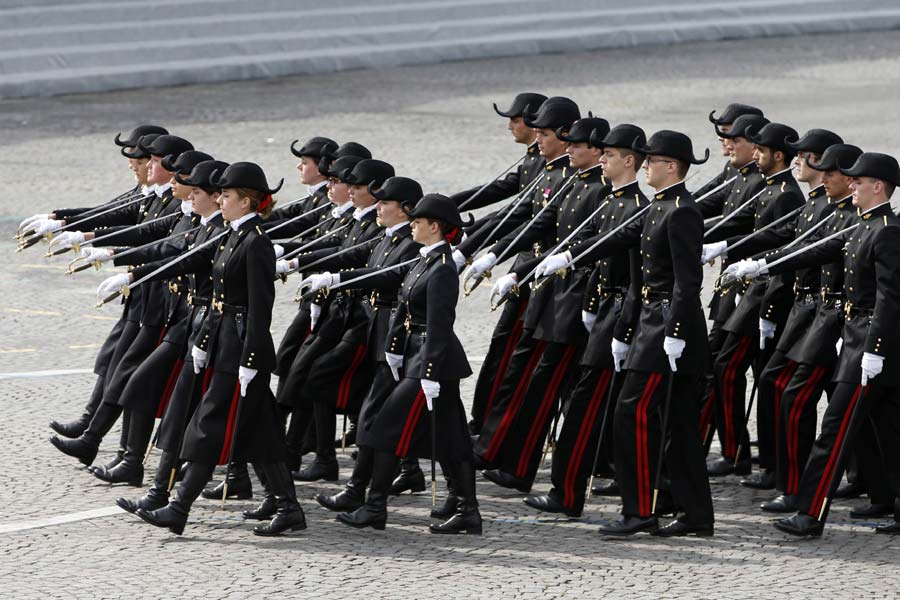 France : défilé militaire pour célébrer la fête nationale du 14 juillet