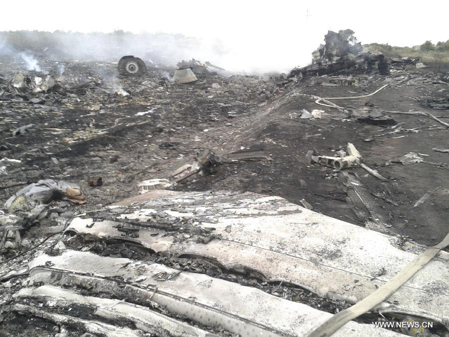 Un avion de passagers de Malaisie s'écrase en Ukraine à proximité de la frontière russe 