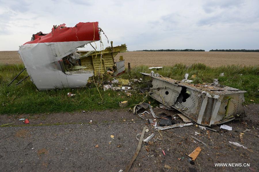 Un avion de passagers de Malaisie s'écrase en Ukraine à proximité de la frontière russe 