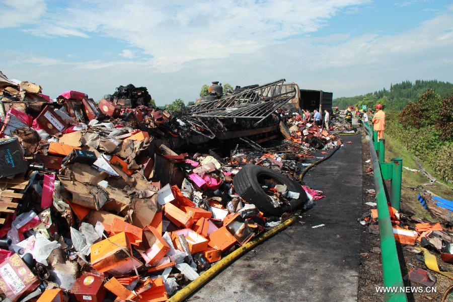 Chine : au moins 38 morts et 5 blessés dans une collision sur une autoroute