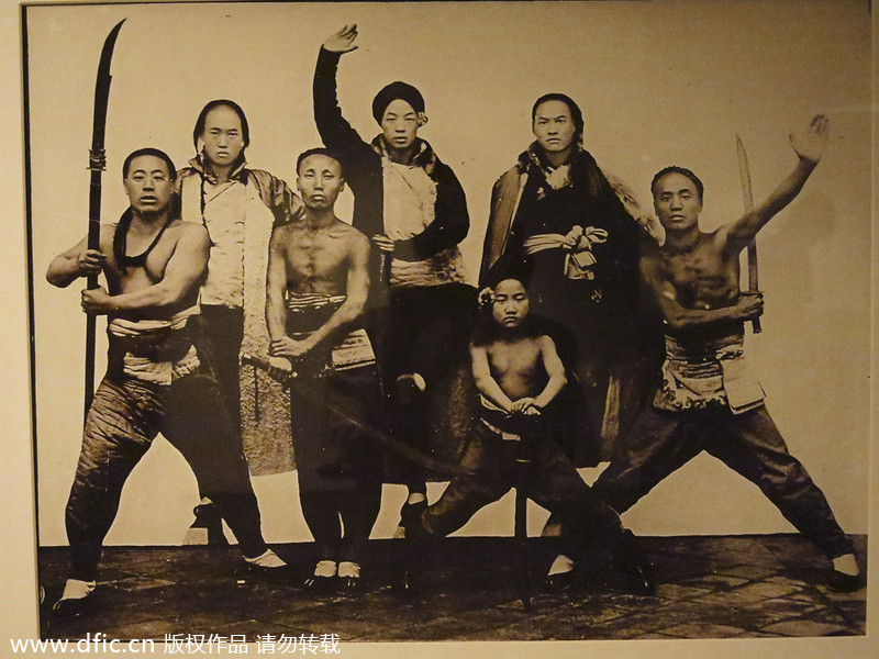 Image prise par Michel De Menal entre 1906 et 1912 montrant des soldats d'une milice dans la province chinoise du Shandong. [Photo/IC]