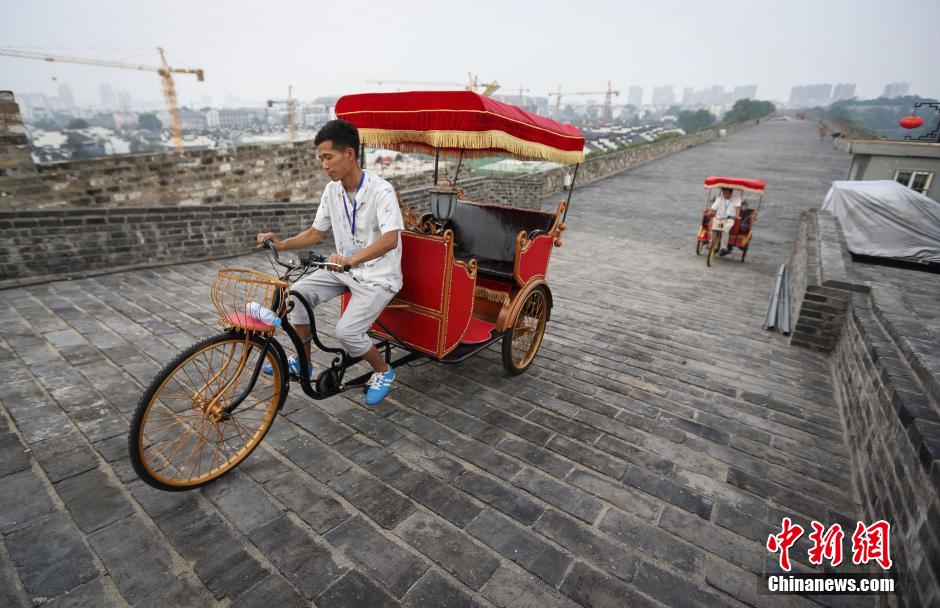 Nanjing : les tricycles invités à ne pas foncer droit dans le mur