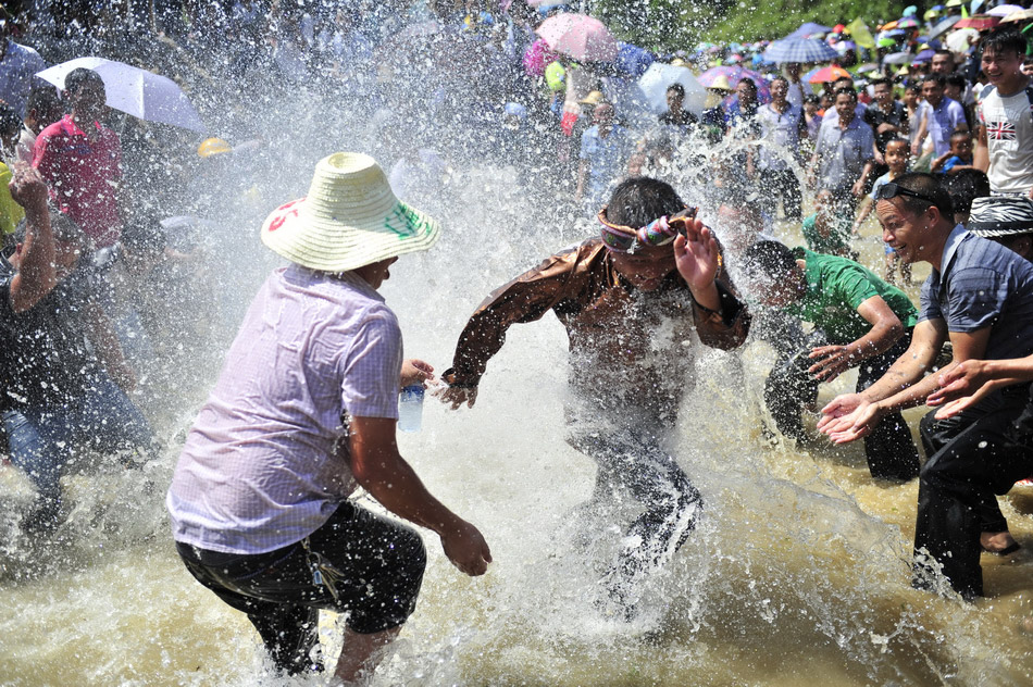 La Fête du Poisson des Miaos du Guizhou