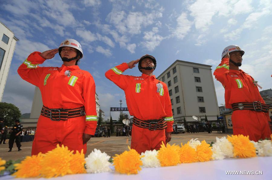 Chine : le Yunnan rend hommage aux victimes du séisme de Ludian