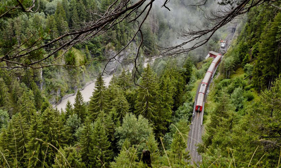 Déraillement d'un train en Suisse : sept blessés