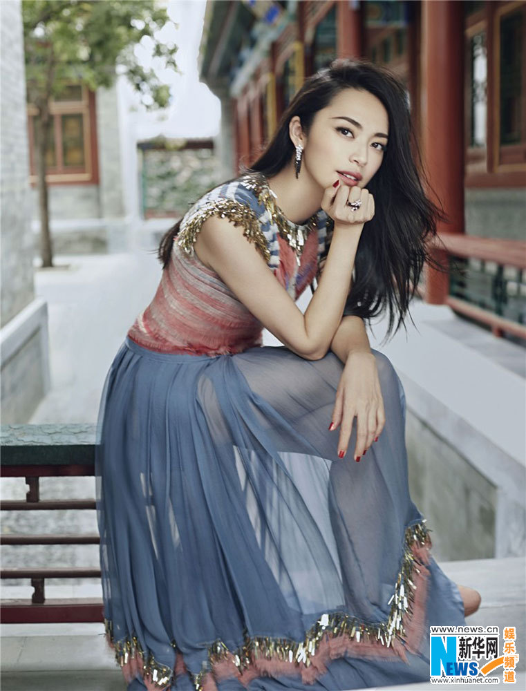 L'actrice chinoise Yao Chen pose pour un magazine  