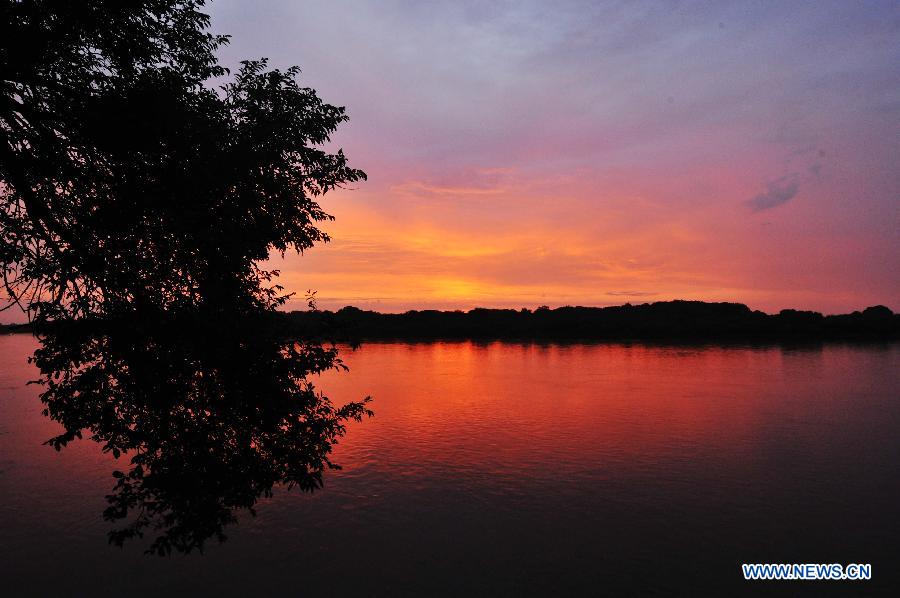 Lever de soleil sur la rivière Wusuli