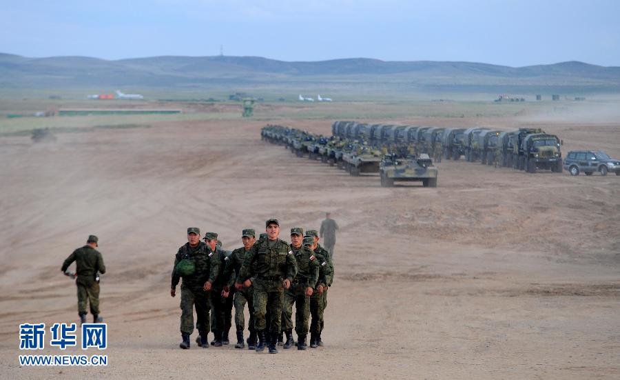 Des soldats des unités étrangères participant à l’exercice, sur la base de Zhurihe.