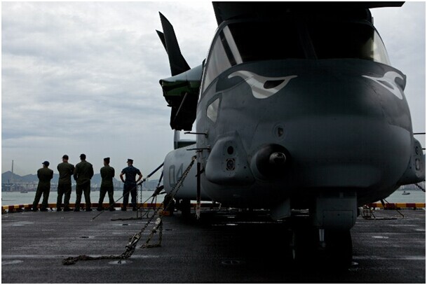 Le navire USS Makin Island à Hong Kong