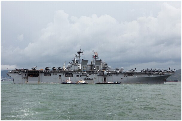 Le navire USS Makin Island à Hong Kong