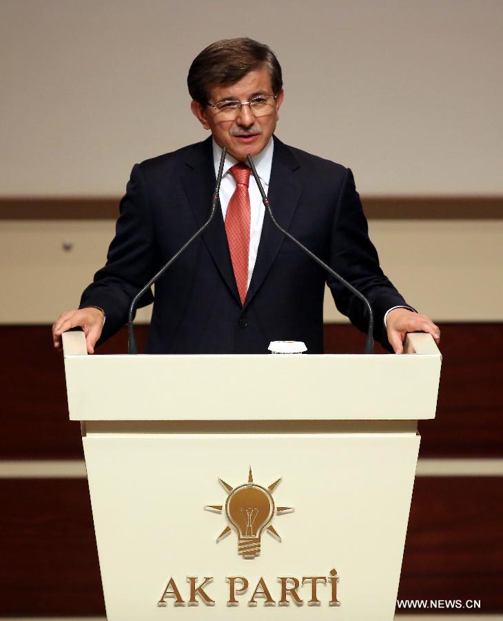 Le nouveau président turc désigne M. Davutoglu comme son Premier ministre