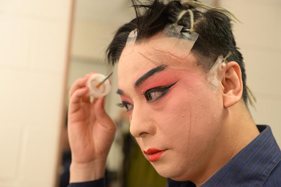 Un r?le travesti dans l’opéra de Beijing