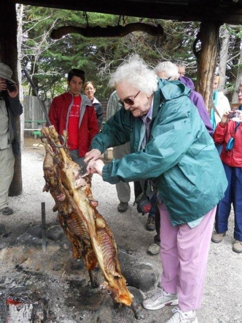 Une mamie de 90 ans joue les globe-trotters