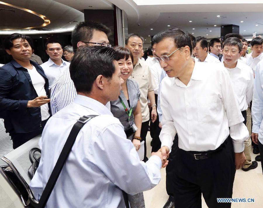 Li Keqiang appelle à l'innovation dans la Zone de libre-échange de Shanghai