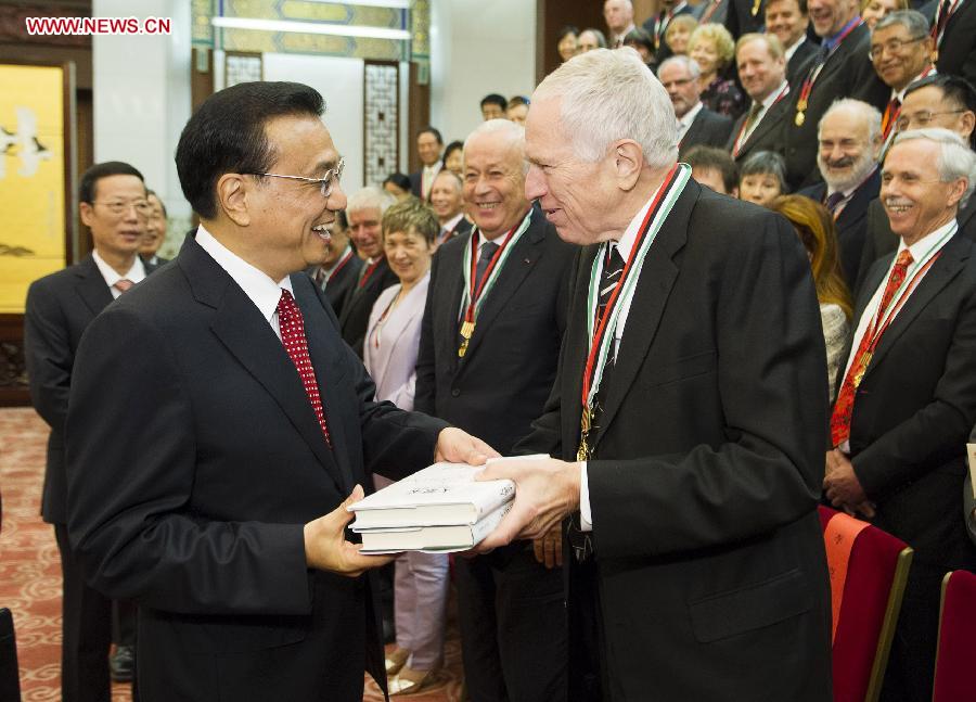 Le Premier ministre chinois promet un meilleur environnement institutionnel