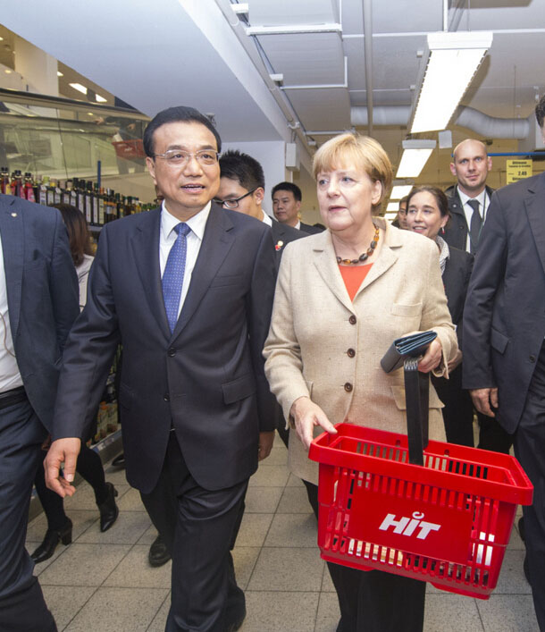 Allemagne : Li Keqiang et Angela Merkel font les magasins