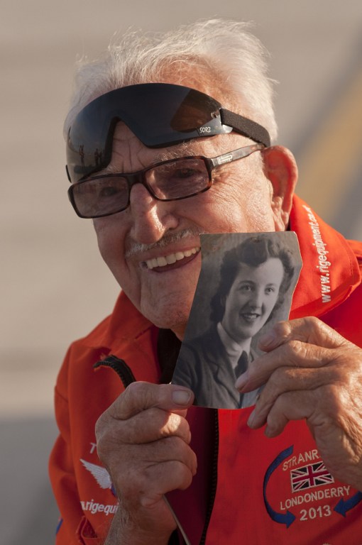 Un papy de 94 ans roi des airs 