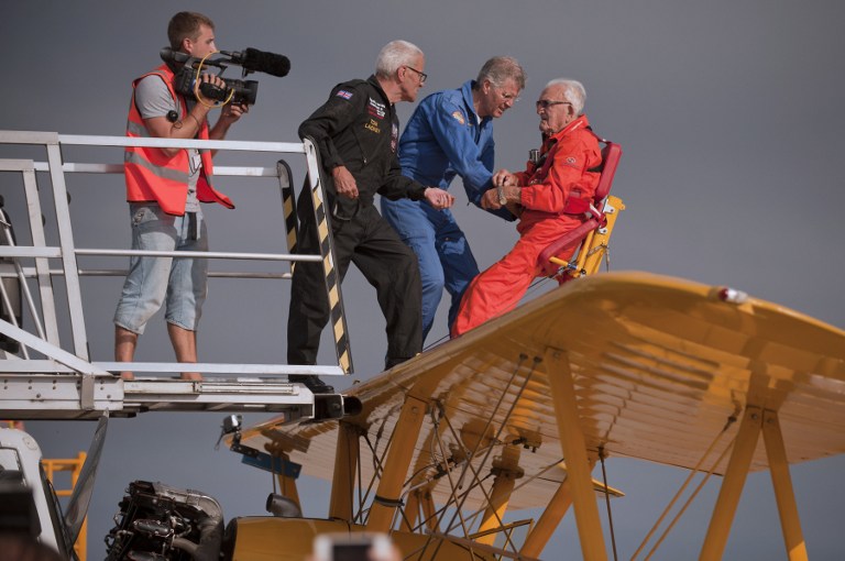 Un papy de 94 ans roi des airs 