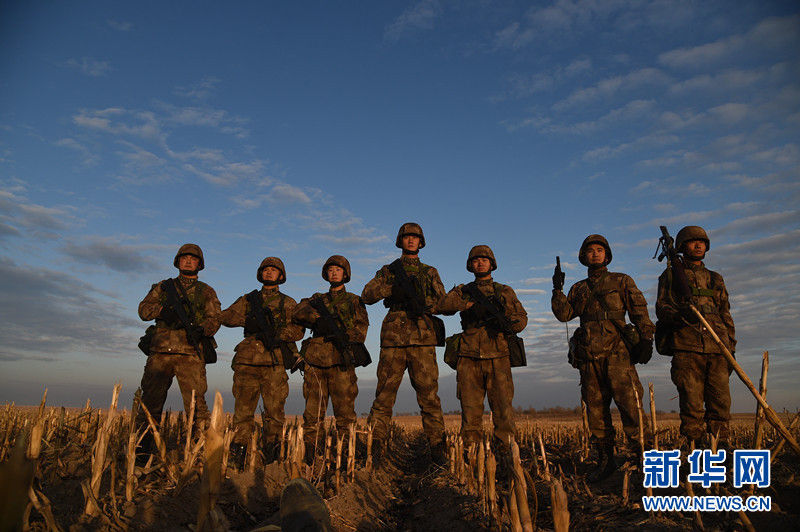 Des photos du plus grand exercice militaire conjoint de l'APL