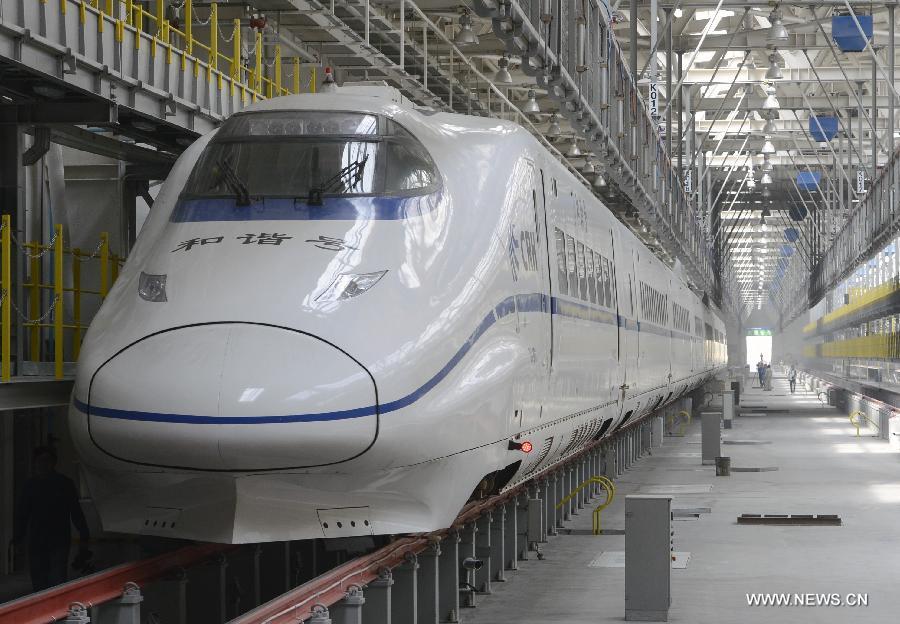 Entrée en service d'une ligne à grande vitesse au Xinjiang