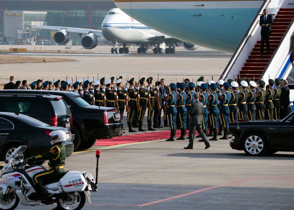 Arrivée de Barack Obama en Chine pour la réunion de l'APEC