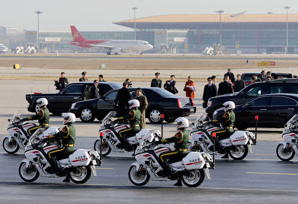 Arrivée de Barack Obama en Chine pour la réunion de l'APEC