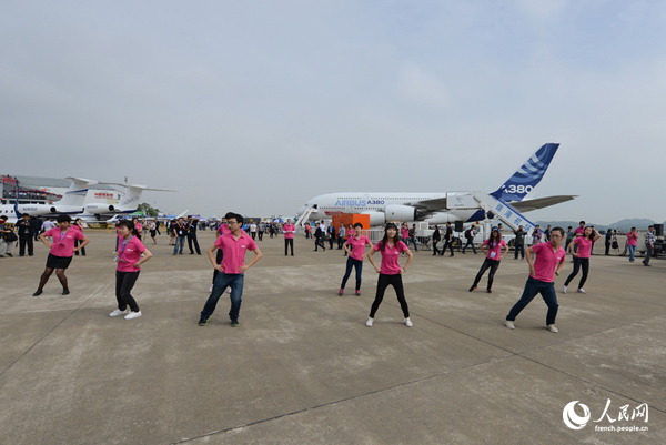 Fash Mob à Zhuhai : Airbus donne le rythme