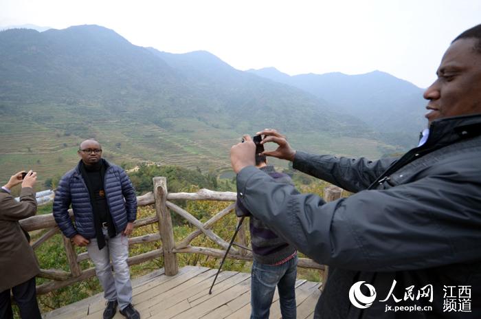 Les médias étrangers admiratifs devant la beauté de Huangling