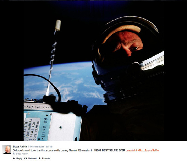 La folie des selfies dans l'espace