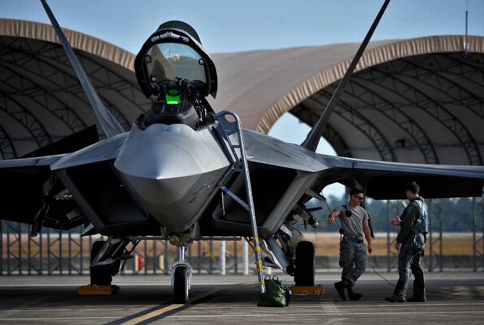 Exercice conjoint de chasseurs F-22 et de F-35 de l’US Air Force