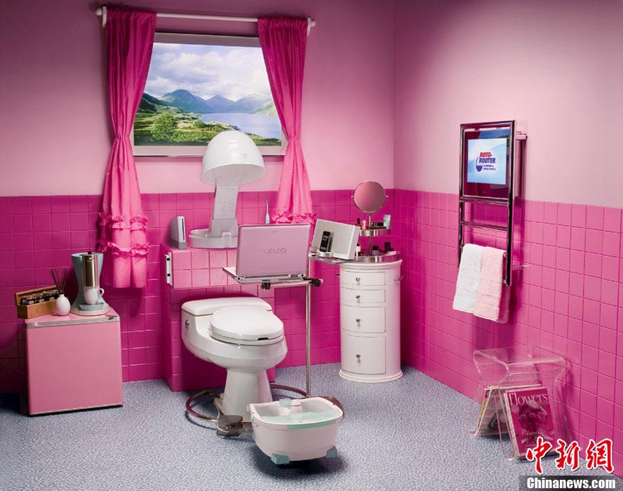 Toilettes spéciales femmes ? Pimped Out Powder Room ? con?ues par la société américaine Roto-Rooter