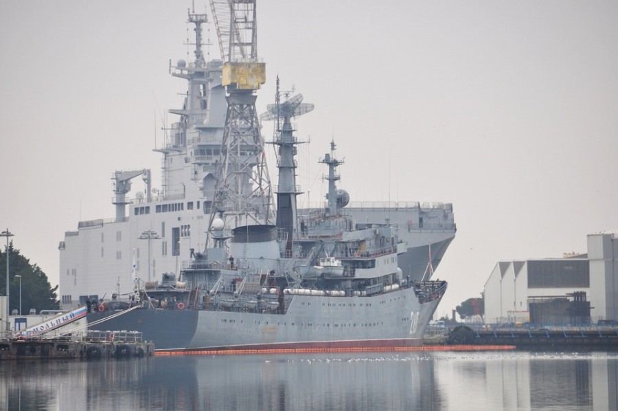 Mise à l'eau du ? Sébastopol ?, deuxième batiment de classe Mistral destiné à la Russie