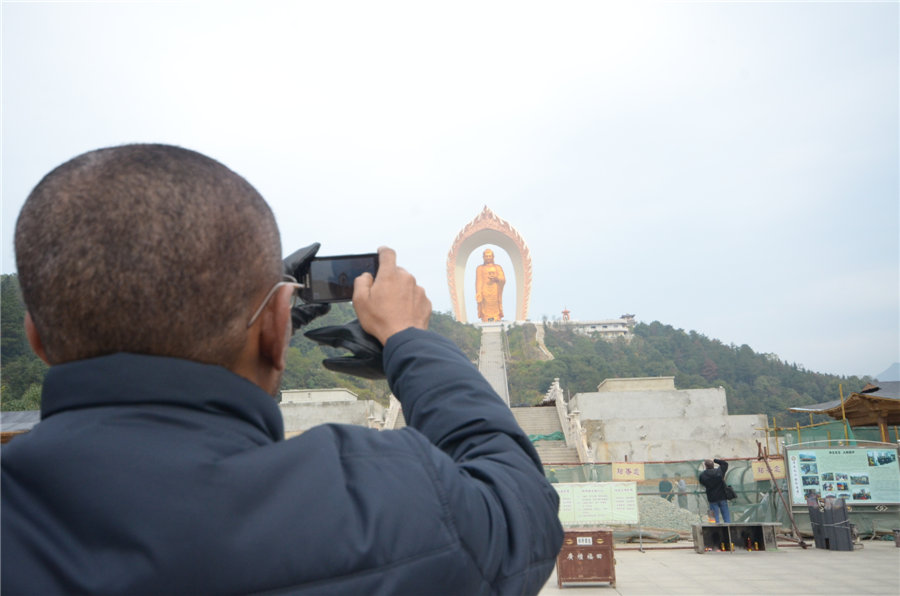 Le plus haut Bouddha est chinois