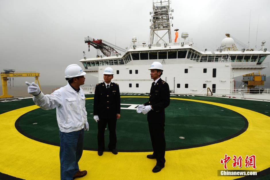 Construction de la plus grande plateforme offshore dans le Zhejiang