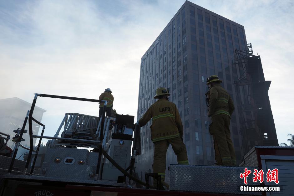 Los Angeles touchée par un gigantesque incendie