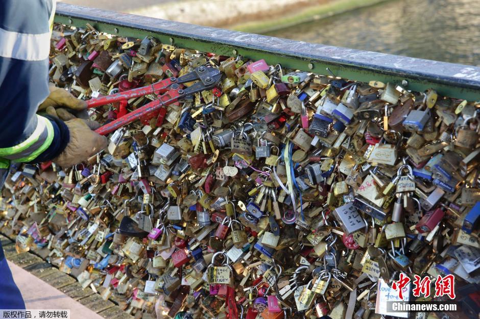 Pont des Arts : quand l’amour n'est plus cadenassé