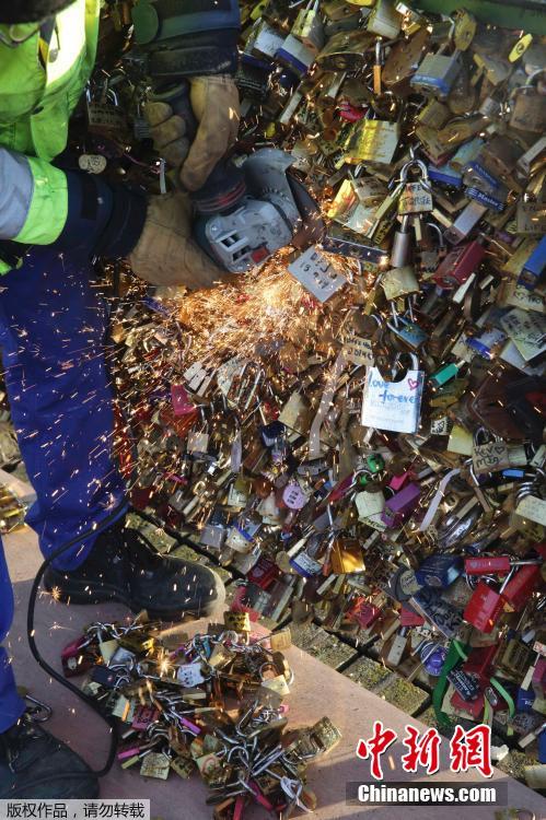 Pont des Arts : quand l’amour n'est plus cadenassé