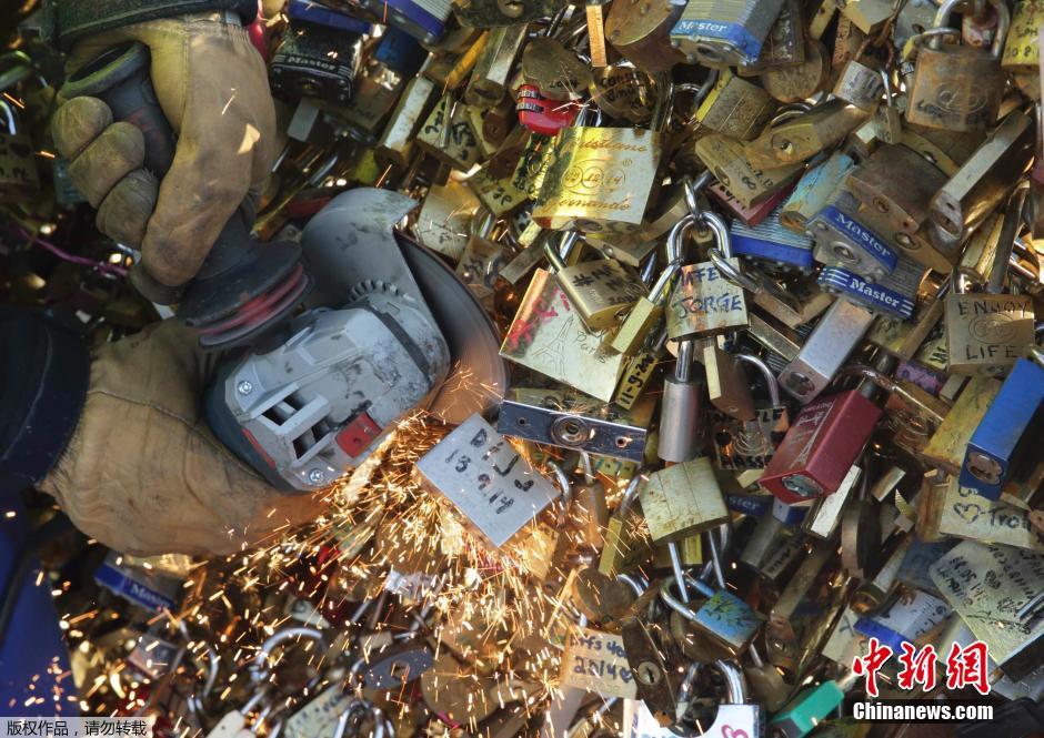 Pont des Arts : quand l’amour n'est plus cadenassé