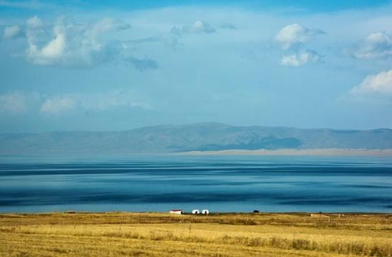 La province du Qinghai (nord-ouest) : une source thermale au c?ur de la nature