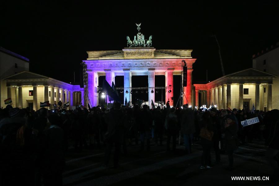 Merkel et d'importants ministres participent à un rassemblement de solidarité organisé par des musulmans 